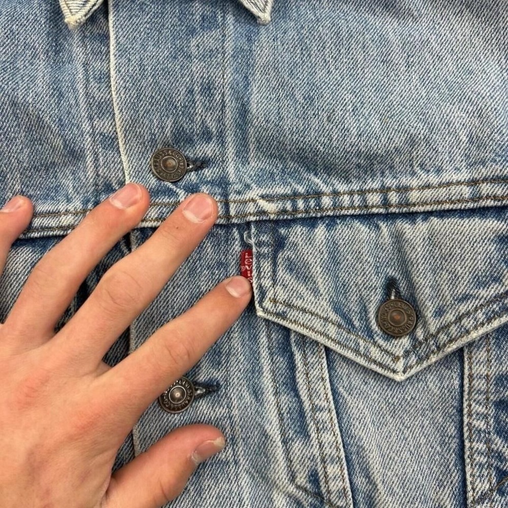 Vintage 80s Levis Type 3 Denim Jacket Mens Small Trucker 2 Pocket Light Wash - Picture 2 of 6